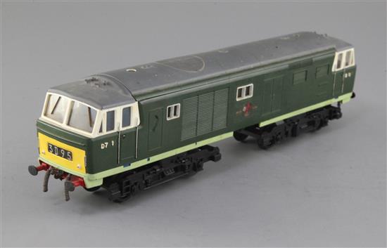 A Big Train battery operated O gauge Himek locomotive, number D7014, green/grey livery, 36cm, with track